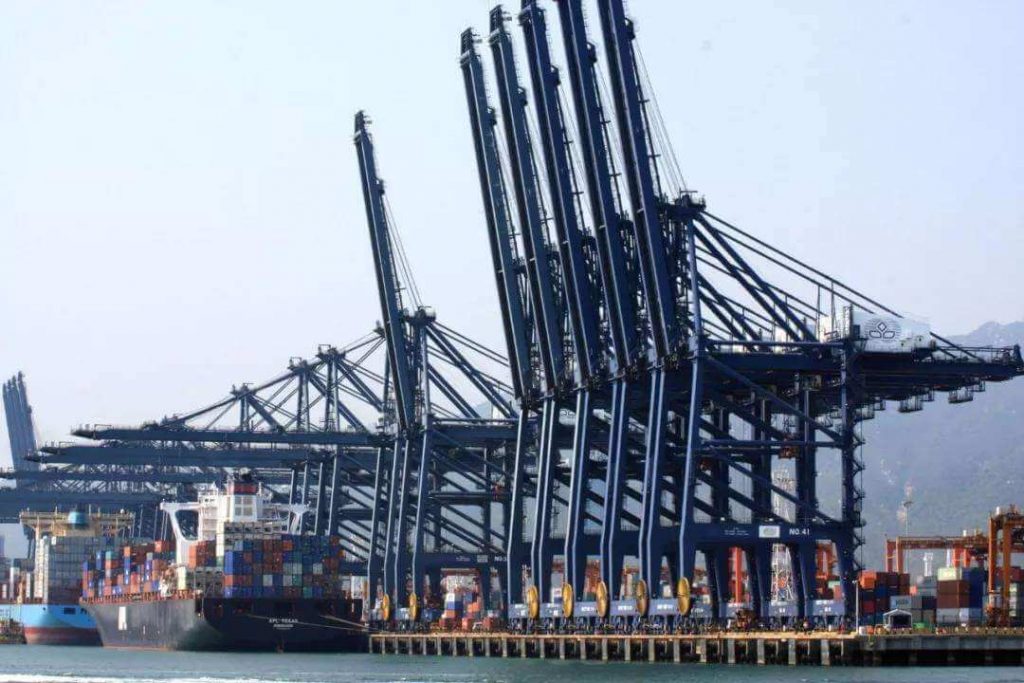 Cranes of Yantian Terminals