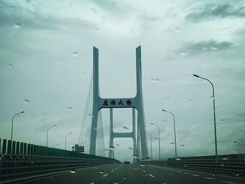 Driving on Xiazhang Bridge
