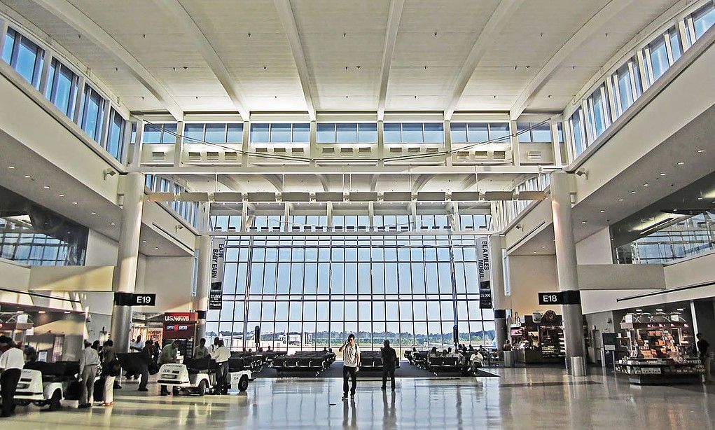 Houston Intercontinental Airport inside