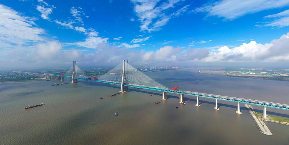 Hutong Yangtze River Bridge