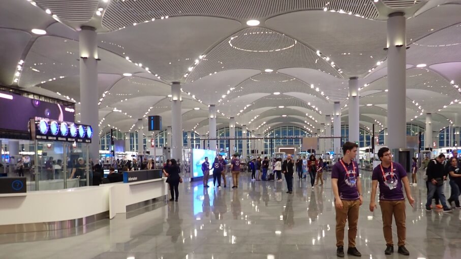 Istanbul_Airport_inside_hall