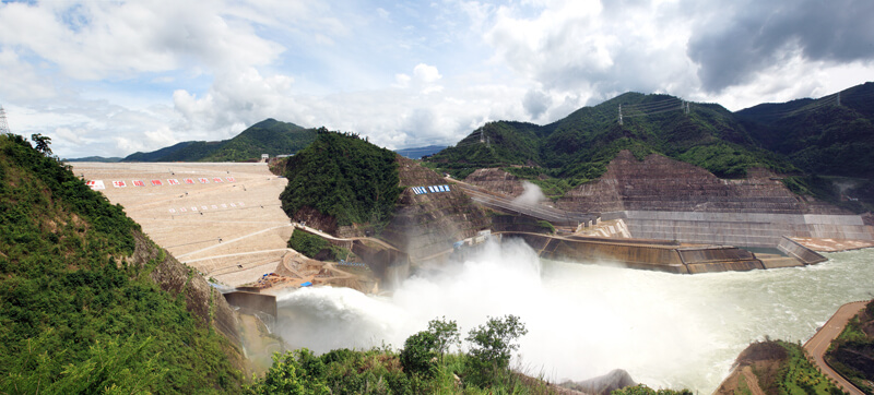 Nuozhadu Dam is draining