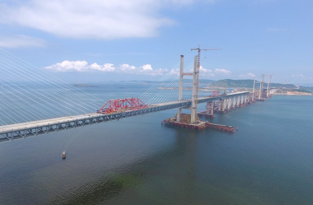Pingtan Straits Rail-cum-Road Bridge under construction