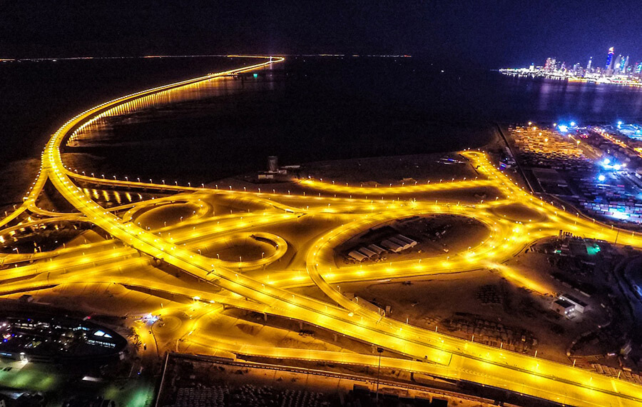 Sheikh Jaber Al-Ahmad Al-Sabah Causeway at night