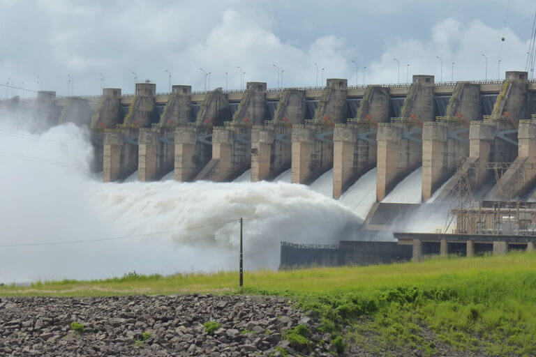 Tucuruí Dam is releasing water