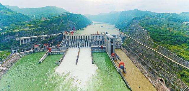 Xiangjiaba Dam is draining