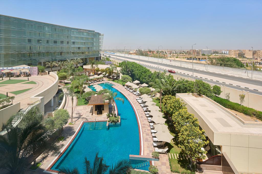 five-star Le Méridien hotel in Cairo International Airport